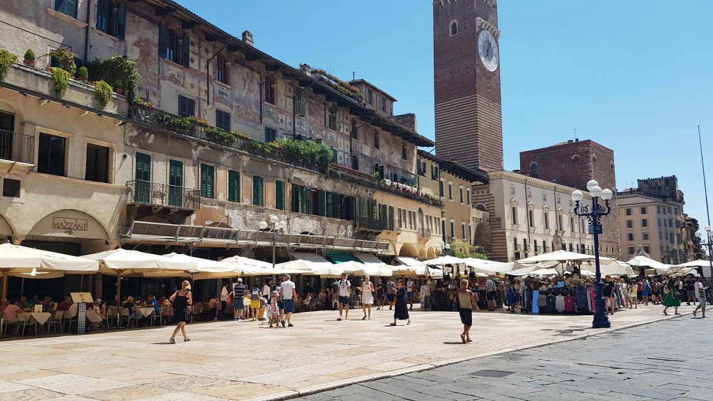 piazza-delle-erbe-verona