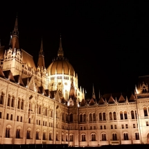 budapest-v-noci-parlament