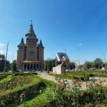 pravoslavna-katedrala-a-pamatnik-revolucie-timisoara